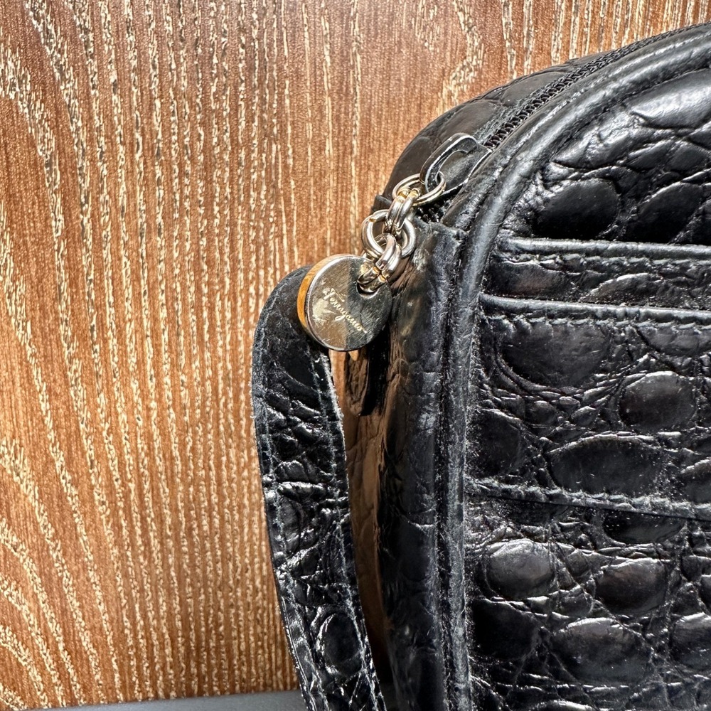 Salvatore Ferragamo Black Croc Embossed Leather Vara Bow Crossbody Bag BA214183 - Picture 4 of 16